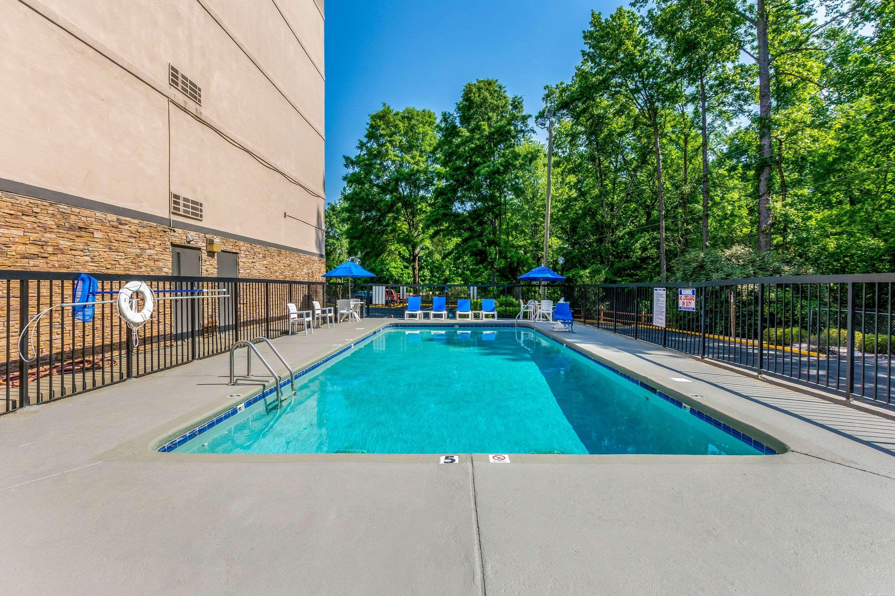 Comfort Inn Charlotte Airport Uptown Exterior photo