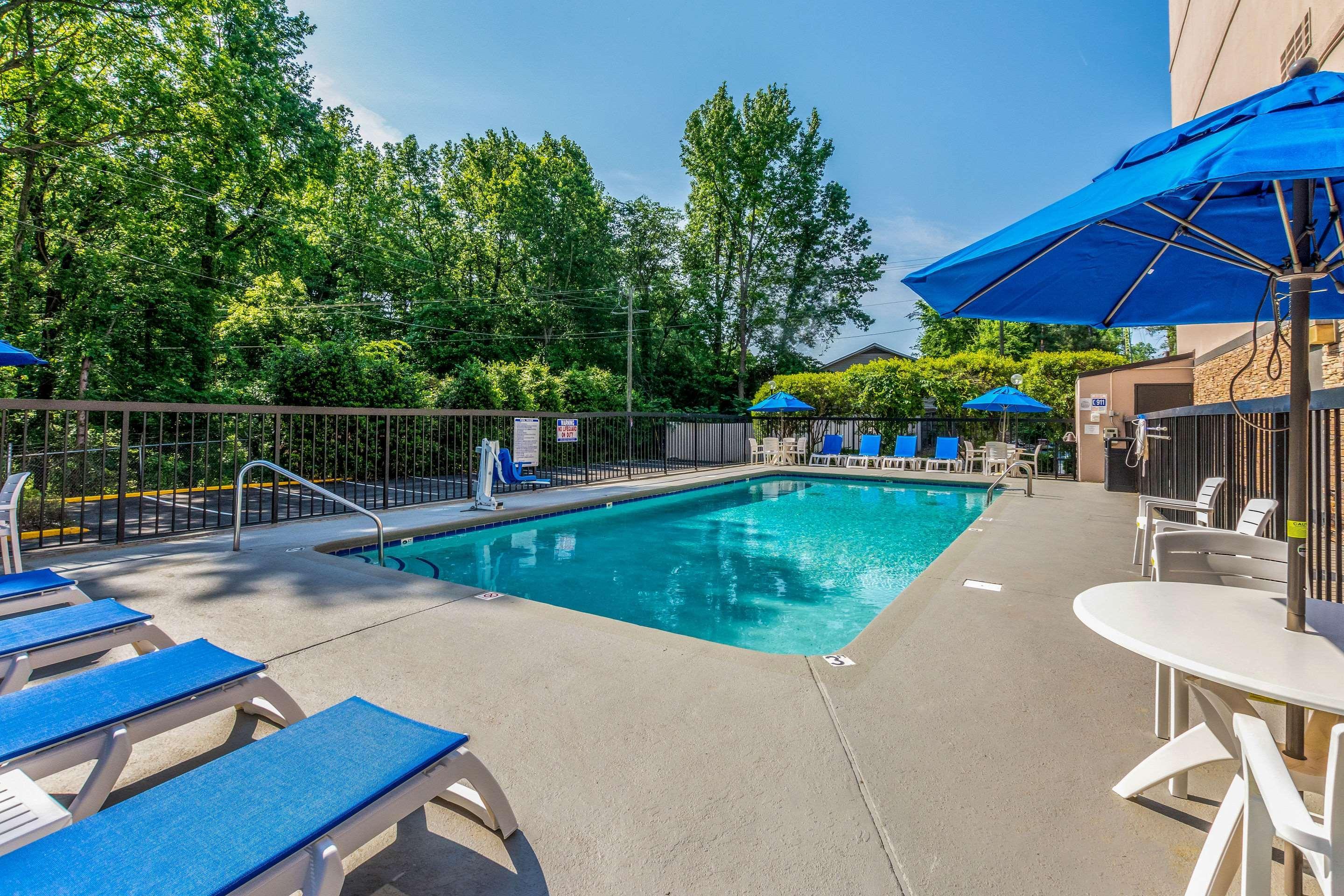 Comfort Inn Charlotte Airport Uptown Exterior photo